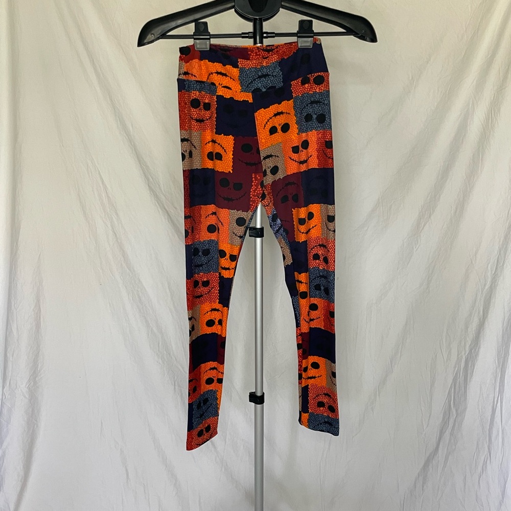 Lularoe RARE fall colored nightmare before Christmas leggings NBC size OS